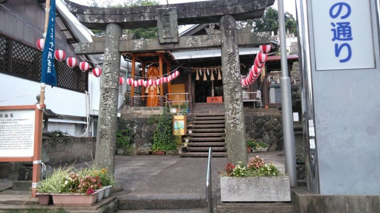 壱岐の巨大な男根がる塞神社